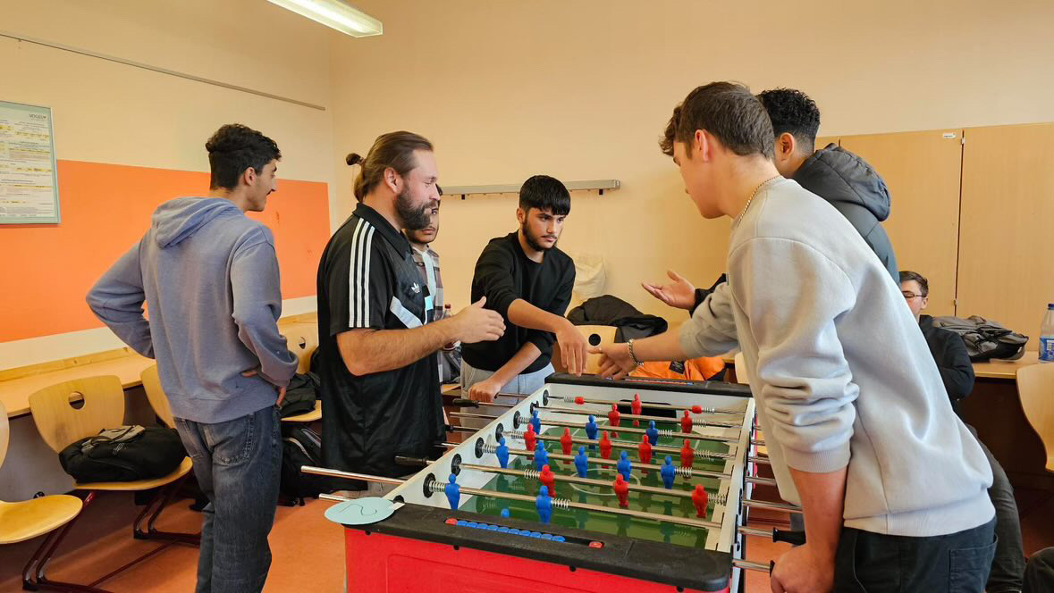 87226946-4336-4BFA-996D-1112EBADABAC